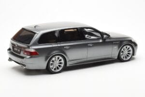 BMW M5 E61 Touring Grå Otto 1:18 OT189 Resin — bild 2 av 6