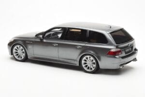 BMW M5 E61 Touring Grå Otto 1:18 OT189 Resin — bild 5 av 6