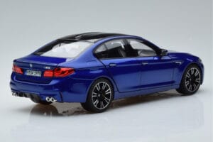 BMW M5 F90 Marina Bay Blå Norev 1:18 80432454783 Metall — bild 3 av 7