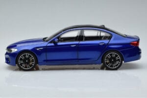 BMW M5 F90 Marina Bay Blå Norev 1:18 80432454783 Metall — bild 4 av 7