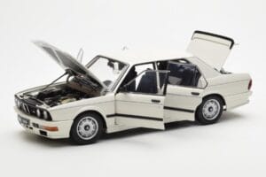 BMW M535i E28 Alpine Vit AUTOart 1:18 75161 Metall — bild 2 av 10