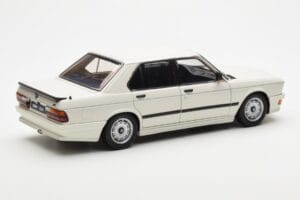 BMW M535i E28 Alpine Vit AUTOart 1:18 75161 Metall — bild 3 av 10