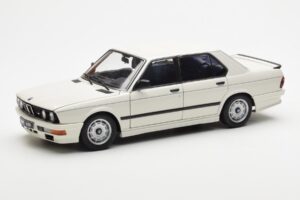 BMW M535i E28 Alpine Vit AUTOart 1:18 75161