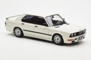 BMW M535i E28 Alpine Vit AUTOart 1:18 75161 Metall — bild 6 av 10