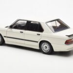 BMW M535i E28 Alpine Vit AUTOart 1:18 - image 7 of 10
