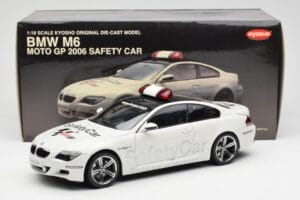 BMW M6 E63 MotoGP Safety Car 2006 Kyosho 1:18 08707GPB Metall — bild 8 av 8