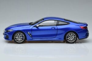 BMW M850i G15 Blå Metallic Norev 1:18 183286 Metall — bild 4 av 7