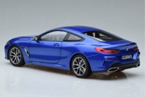 BMW M850i G15 Blå Metallic Norev 1:18 183286 Metall — bild 6 av 7