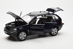BMW X5 4.4i E53 Mörk Blå Kyosho 1:18 08521DB Metall — bild 2 av 8