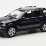 BMW X5 4.4i E53 Mörk Blå Kyosho 1:18