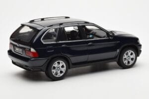 BMW X5 4.4i E53 Mörk Blå Kyosho 1:18 08521DB Metall — bild 3 av 8