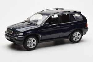 BMW X5 4.4i E53 Mörk Blå Kyosho 1:18