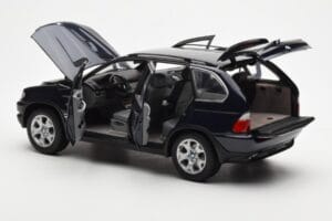 BMW X5 4.4i E53 Mörk Blå Kyosho 1:18 08521DB Metall — bild 5 av 8