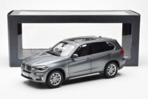 BMW X5 F15 Space Grå Paragon 1:18 80432318988 Metall — bild 8 av 8