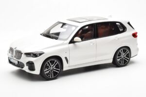 BMW X5 G05 Vit Paragon 1:18