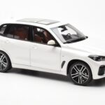 BMW X5 G05 Vit Paragon 1:18 - image 6 of 8