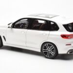 BMW X5 G05 Vit Paragon 1:18 - image 7 of 8