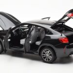 BMW X6 M F86 Sapphire Svart Metallic Norev 1:18 - image 5 of 8
