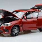 BMW X6M F86 Röd Norev 1:18 183242 Metall - image 2 of 7