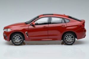BMW X6M F86 Röd Norev 1:18 183242 Metall — bild 4 av 7