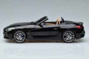 BMW Z4 G29 Svart Metallic Norev 1:18 183272 Metall — bild 4 av 7