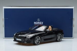 BMW Z4 G29 Svart Metallic Norev 1:18 183272 Metall — bild 7 av 7