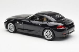 BMW Z4 E89 Spider Svart Metallic Kyosho 1:18 08771BK Metall — bild 8 av 9
