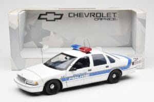 Chevrolet Caprice Sebring Polis UT Models 1:18 21029 Metall — bild 6 av 6
