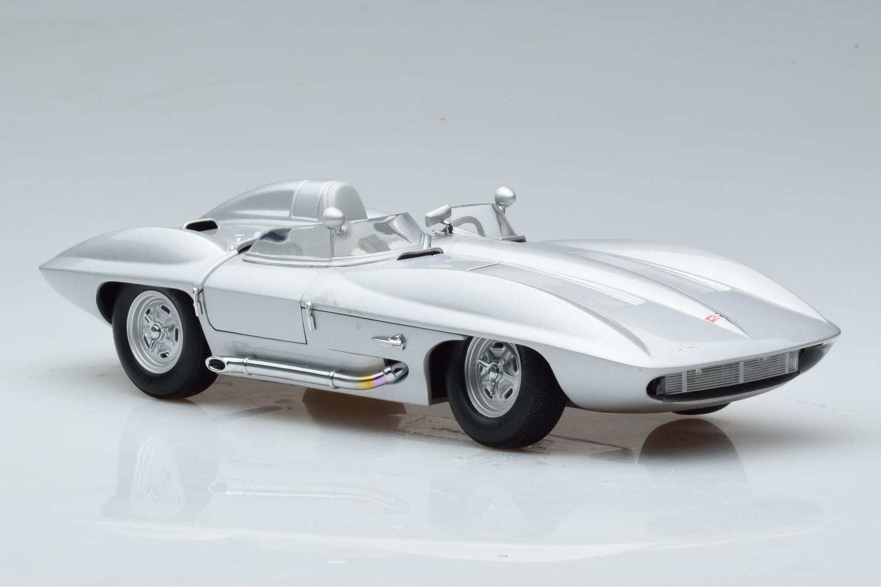 Chevrolet Corvette C1 Stingray Concept AUTOart 1:18 71000 Metall — bild 6 av 8