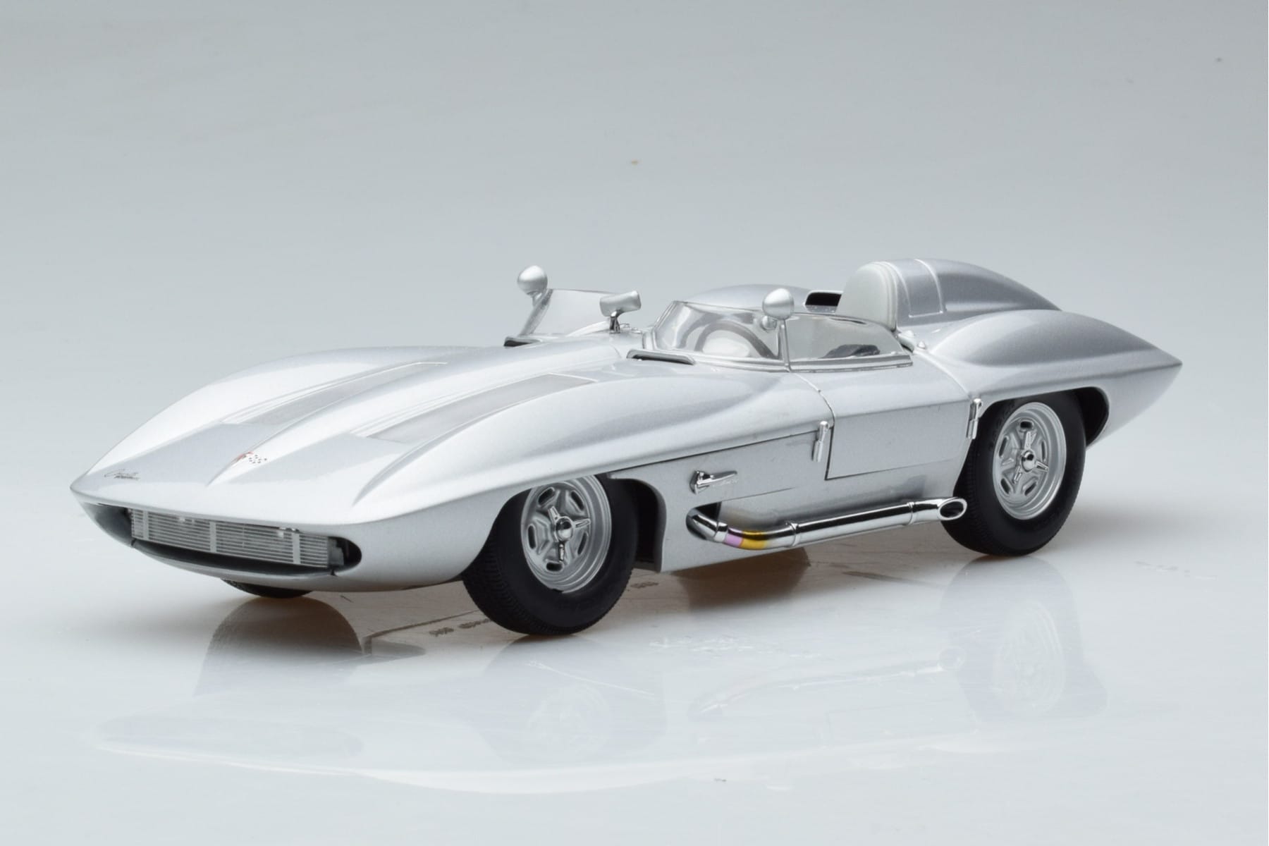 Chevrolet Corvette C1 Stingray Concept AUTOart 1:18 71000 Metall