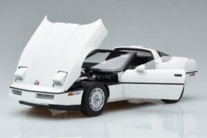 Chevrolet Corvette C4 Vit AUTOart 1:18 71243 Metall — bild 2 av 8