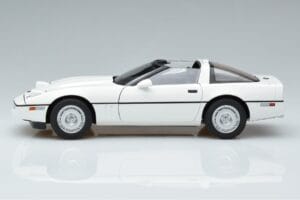 Chevrolet Corvette C4 Vit AUTOart 1:18 71243 Metall — bild 4 av 8