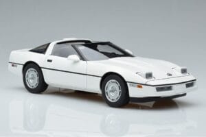 Chevrolet Corvette C4 Vit AUTOart 1:18 71243 Metall — bild 6 av 8