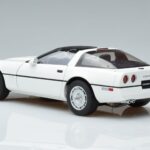 Chevrolet Corvette C4 Vit AUTOart 1:18 71243 Metall - image 7 of 8