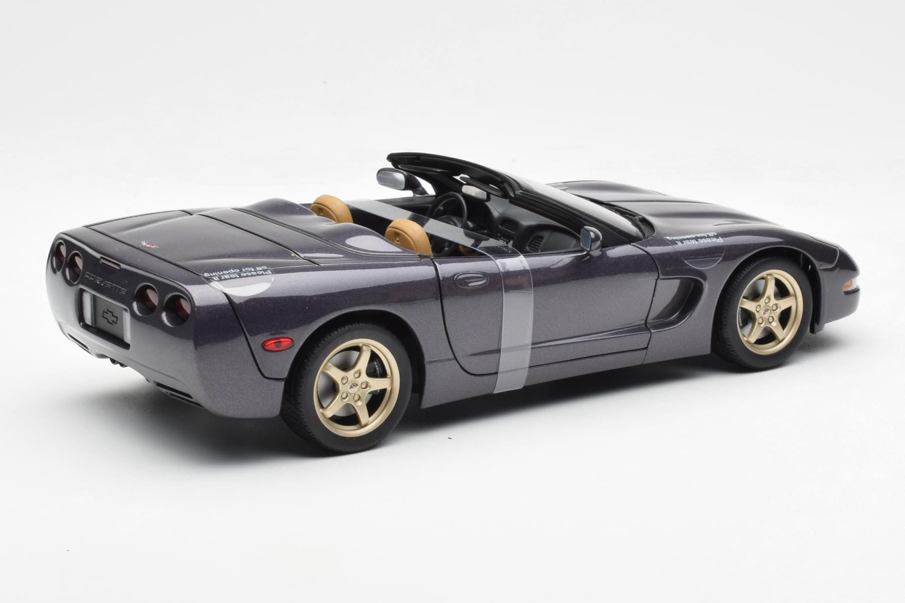 Chevrolet Corvette C5 Cabriolet Lila Pärlemo Metallic UT Models 1:18 21010 Metall — bild 2 av 6