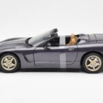 Chevrolet Corvette C5 Cabriolet Lila Pärlemo Metallic UT Models 1:18 - image 3 of 6