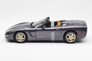 Chevrolet Corvette C5 Cabriolet Lila Pärlemo Metallic UT Models 1:18 21010 Metall — bild 3 av 6