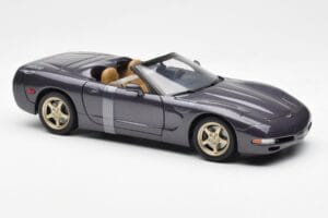 Chevrolet Corvette C5 Cabriolet Lila Pärlemo Metallic UT Models 1:18 21010 Metall — bild 4 av 6