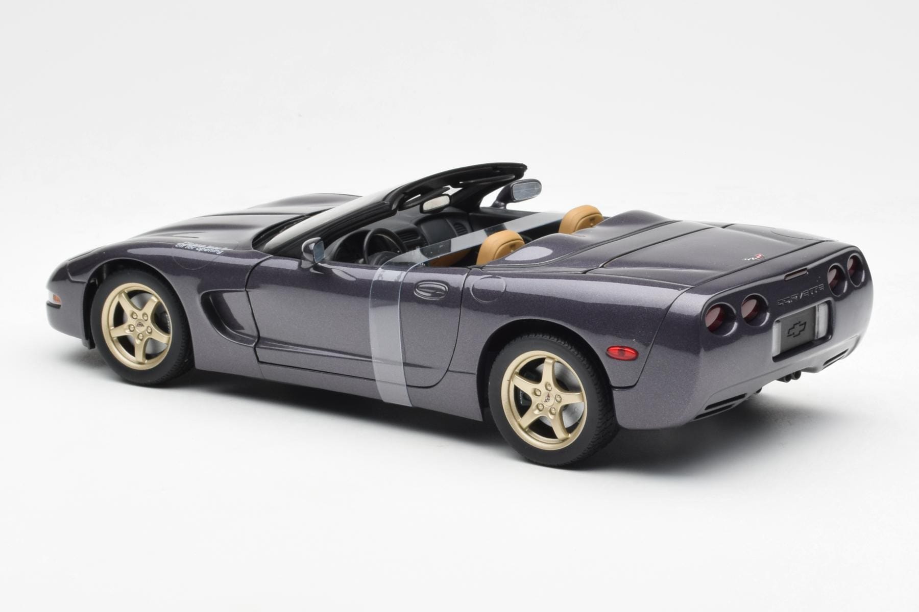 Chevrolet Corvette C5 Cabriolet Lila Pärlemo Metallic UT Models 1:18 21010 Metall — bild 5 av 6