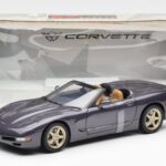 Chevrolet Corvette C5 Cabriolet Lila Pärlemo Metallic UT Models 1:18 - image 6 of 6