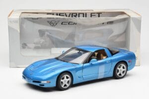 Chevrolet Corvette C5 Blå Metallic UT Models 1:18 21004 Metall — bild 6 av 6