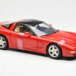 Chevrolet Corvette C5 Hardtop Röd UT Models 1:18 - image 4 of 6