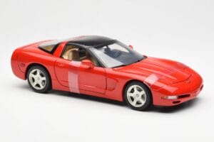 Chevrolet Corvette C5 Hardtop Röd UT Models 1:18 21041 Metall — bild 4 av 6