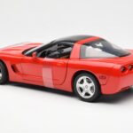 Chevrolet Corvette C5 Hardtop Röd UT Models 1:18 - image 5 of 6