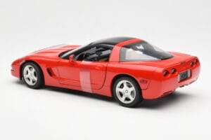 Chevrolet Corvette C5 Hardtop Röd UT Models 1:18 21041 Metall — bild 5 av 6