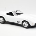 Chevrolet Corvette C3 Cabriolet Can-Am Vit Norev 1:18 - image 4 of 6