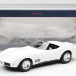 Chevrolet Corvette C3 Cabriolet Can-Am Vit Norev 1:18 - image 6 of 6