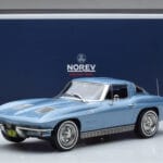 Chevrolet Corvette C2 Sting Ray Blå Norev 1:18 - image 6 of 6