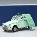 Citroen 2CV 6 Club Grön Norev 1:18 181486 Metall - image 7 of 7