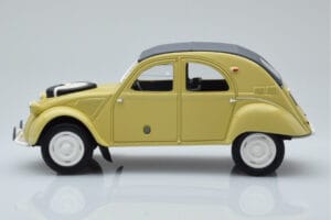 Citroen 2CV Sahara Gul Otto 1:18 OT1027 Resin — bild 3 av 6